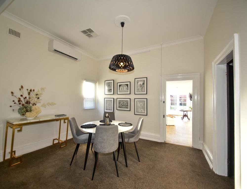 Macleay Cottage With Plunge Pool And Local Arts Dubbo Luaran gambar
